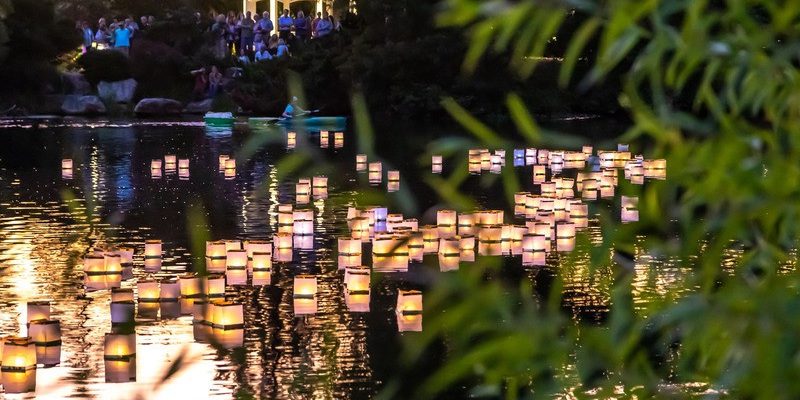 Lễ  thả đèn lồng Nagashi